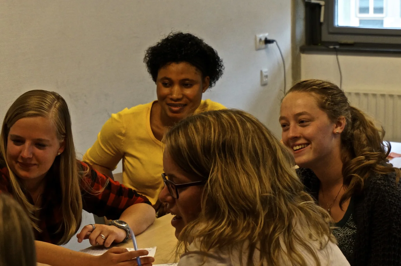 Ambassadeurs van ROC van Twente in gesprek met studiekiezers